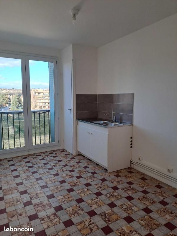 Appartement a louer bourgoin-jallieu - 4 pièce(s) - 74 m2 - Surfyn