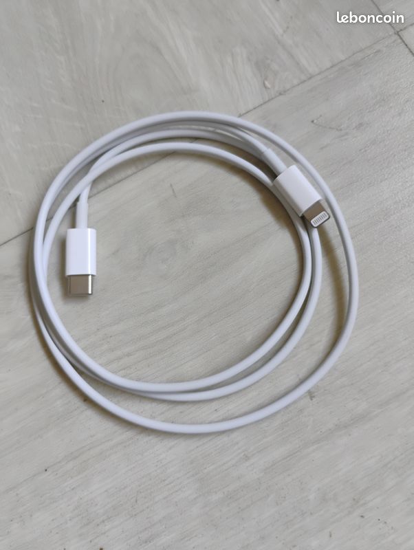 Cable Apple USB-C -> Lightning (image 1)