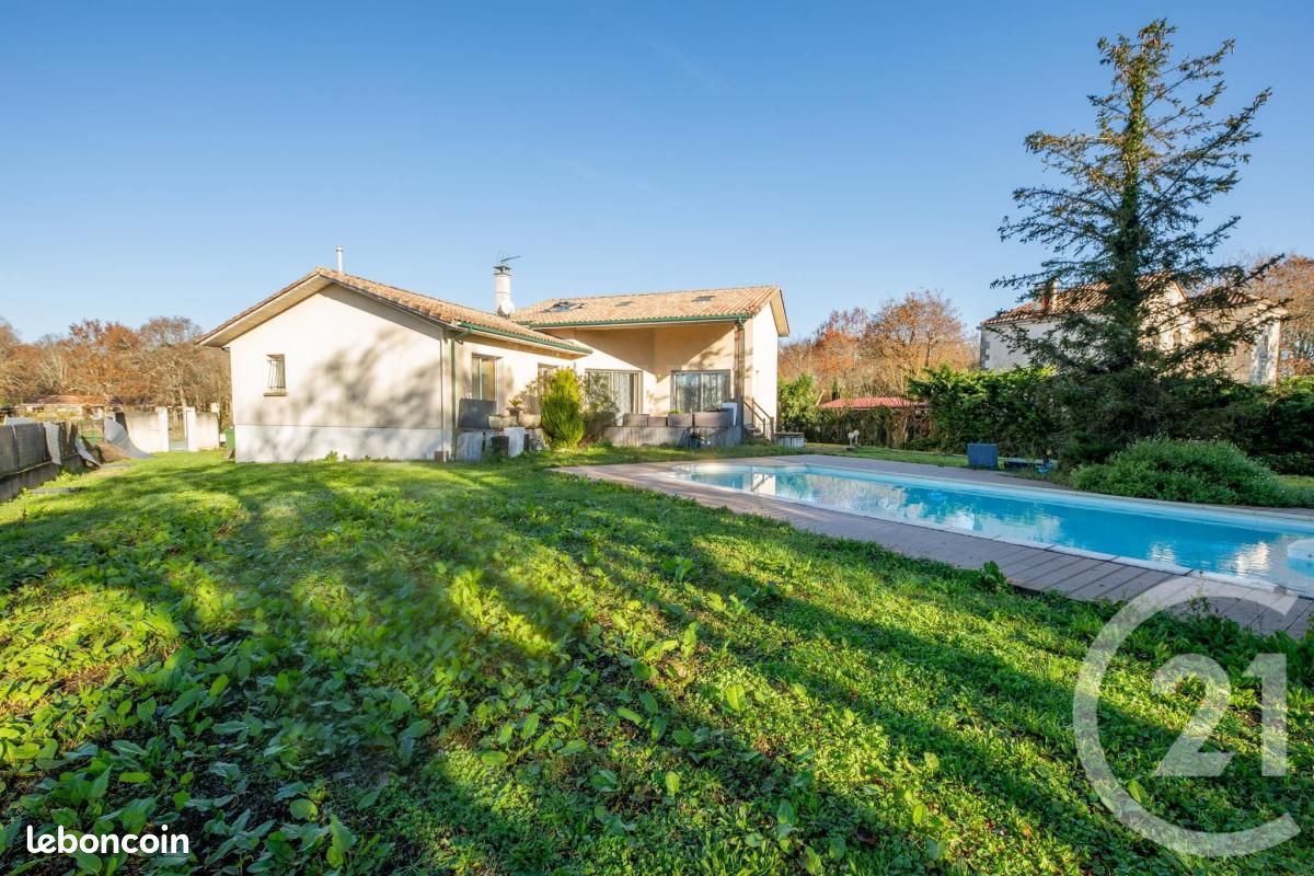 Maison 7 pièces 266 m² · au Taillan-Médoc · 266 m² · 569 000 €