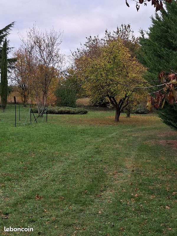 Terrain constructible · à Azay-sur-Cher · 85 000 €