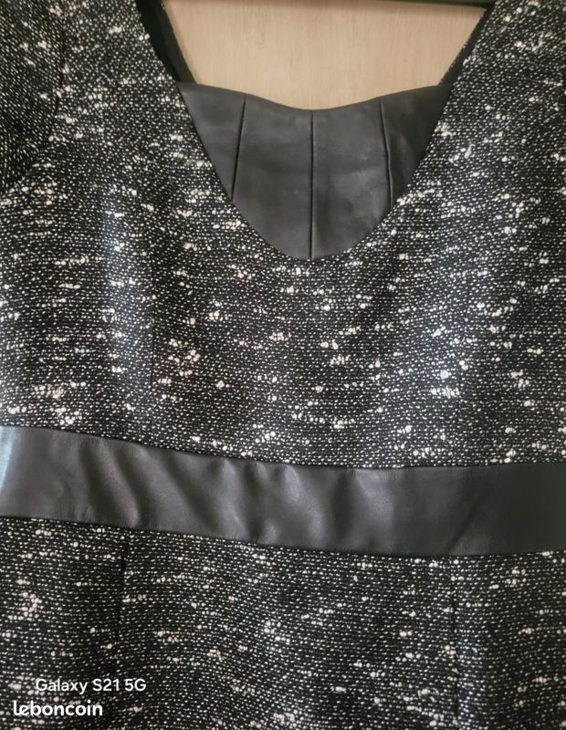 Magnifique robe Manoukian noire état neuf (image 2)