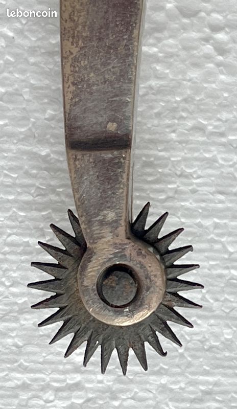 OUTIL ANCIEN - CISEAU A BOIS GOUGE " AUX FORGES DE VULCAIN " EUR 8,00