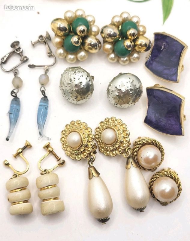 Lot de 18 anciennes paires de boucles d'oreilles clips, vintage - Vendu