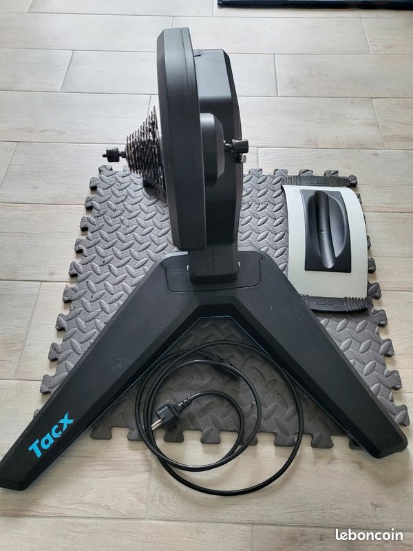 Home trainer Tacx Flux Équipements vélos