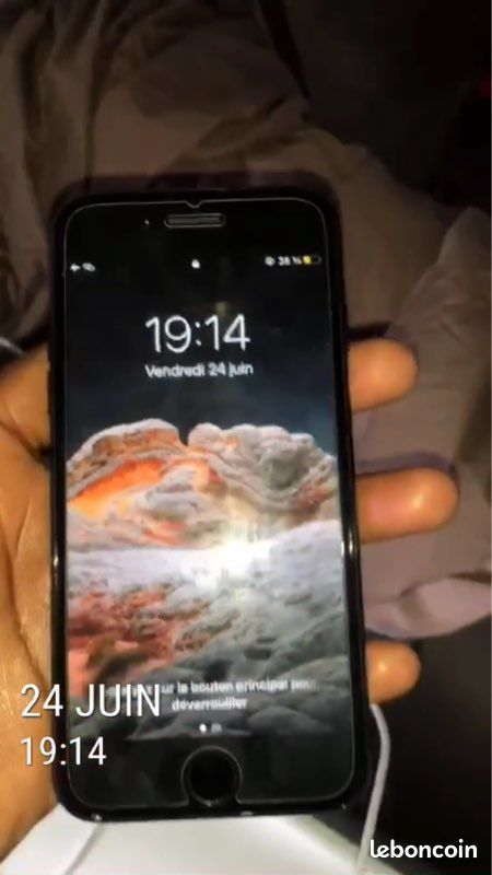 IPhone 7 (image 2)