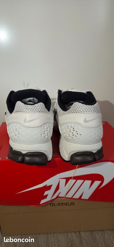 Nike zoom VOMERO 5 crème (image 4)