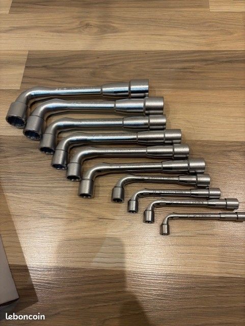 Jeu de 8 clés à pipe débouchées 6x6 dans une pochette Jeu de 8 clés à pipe débouchées 6x6 dans une pochette