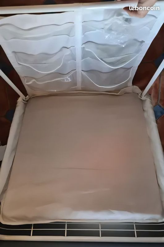 Table à langer murale pliable avec rangements IKEA (image 1)