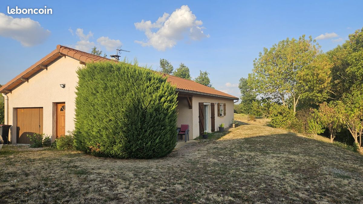 Maison 2 pièces 98 m² · à Renaison · 98 m² · 990 €