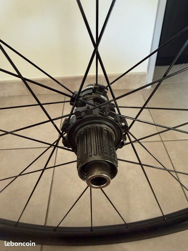 Roues arrière carbone (image 3)