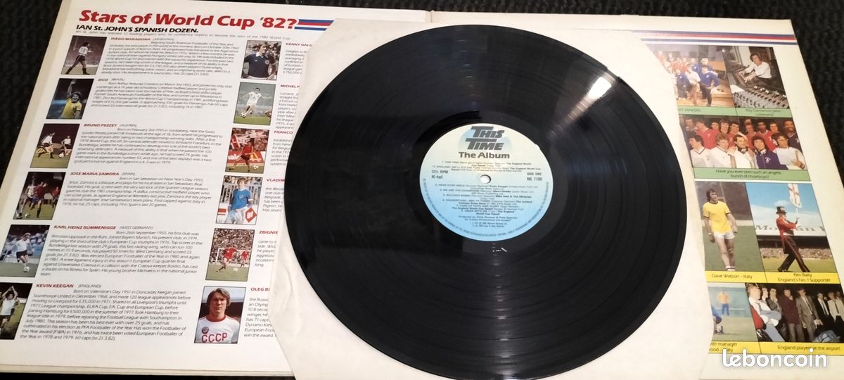 Lot De 16 Fanions Coupe Du Monde 82 – Espagne – Supporter, Collector Vintage