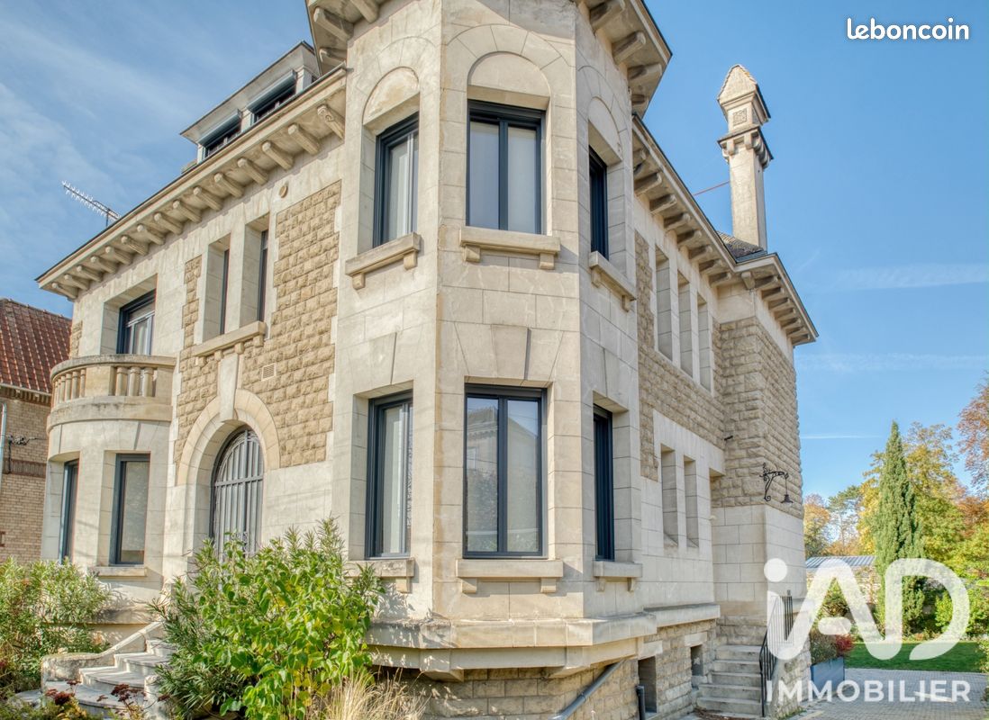 Maison 9 pièces 252 m² · à Compiègne · 252 m² · 950 000 €
