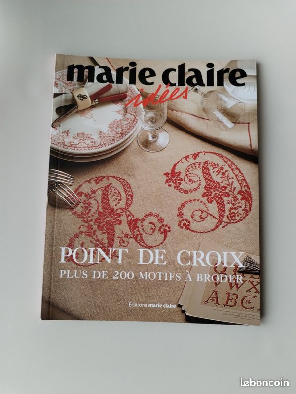 Livre broderie (image 1)