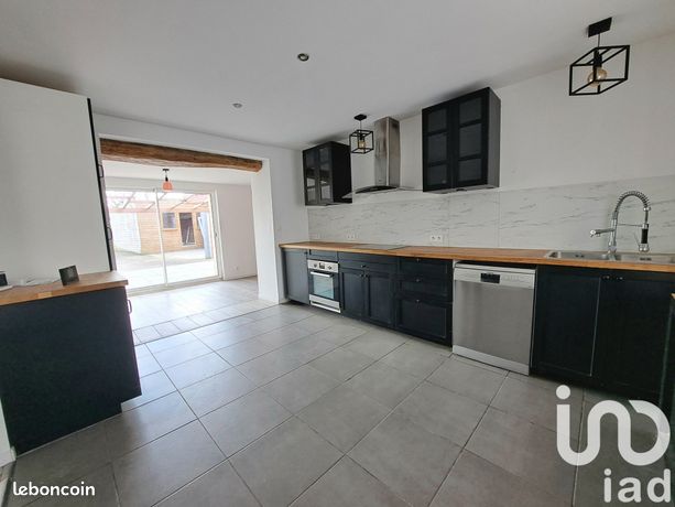 Maison 11 pièces 259 m²