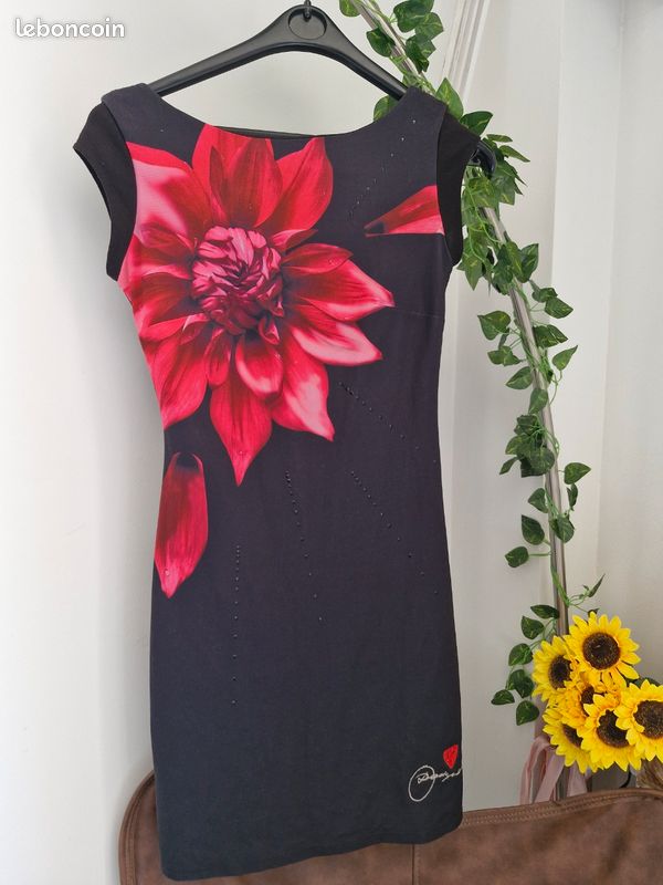Robe Desigual Taille 36/ S - Couleurs Vives - Longueur 95cm