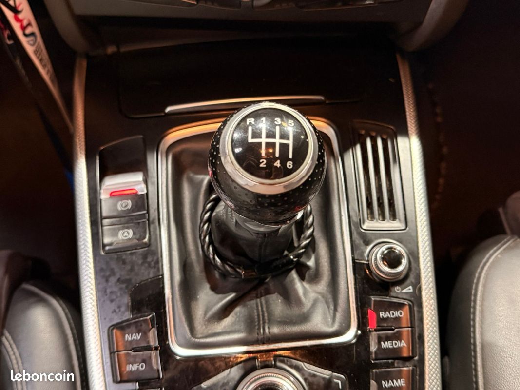 AUDI A4 ALLROAD QUATTRO 2.0 TDI 177 DPF Ambiente (image 24)