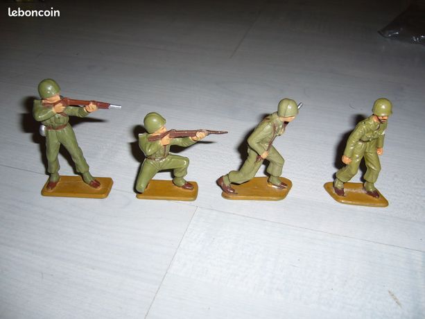 Lot De 2 Soldats En Plastique Vintage Au Choix - Starlux, Cyrnos, Etc. - Échelle 1:32