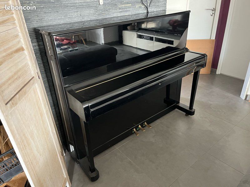 Piano droit Petrof 118 noir laqué brillant – années 1990 (image 2)