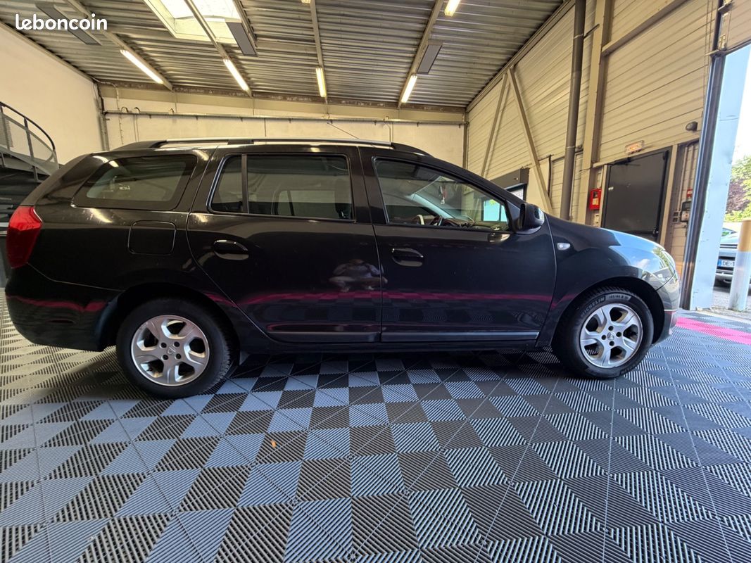 DACIA LOGAN MCV TCe 90 Ambiance / Ecran / Régulateur et limiteur de vitesse / Distribution / (image 6)