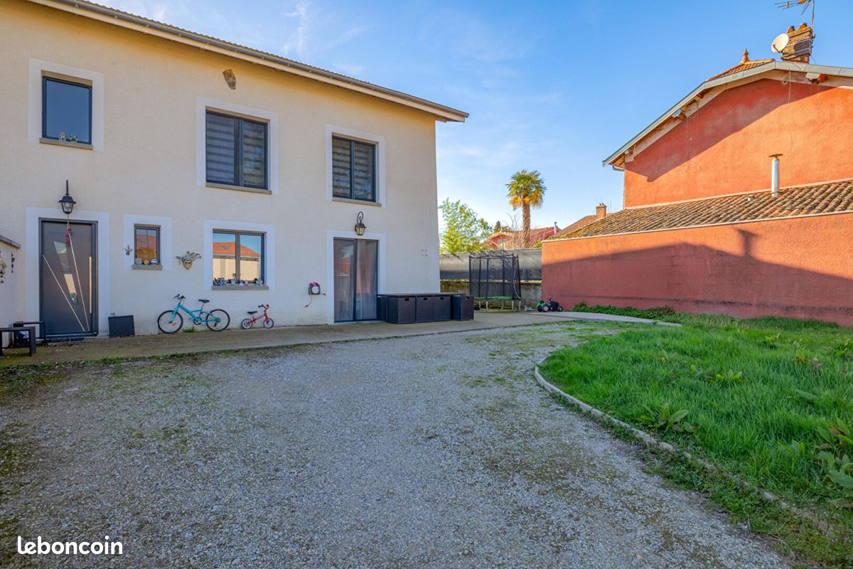 Maison 4 pièces 100 m² · à Pizay · 100 m² · 330 000 €