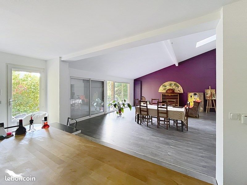Maison 9 pièces 299 m² · à Fargues-Saint-Hilaire · 299 m² · 730 800 €