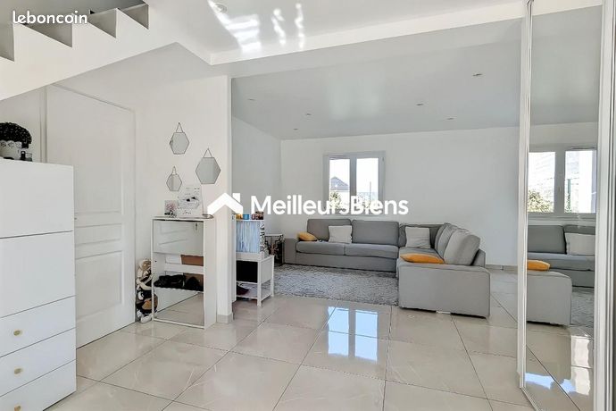 https://img.leboncoin.fr/api/v1/lbcpb1/images/e0/b3/29/e0b3294a5416ad969b0738c2ba73fa08b8ebb67e.jpg?rule=ad-image