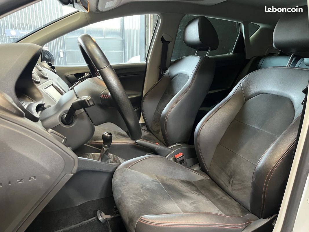 SEAT IBIZA 1.0 TSI 110 FR - CUIR ALCANTARA - TOIT OUVRANT - GPS - CLIM Auto - (image 10)