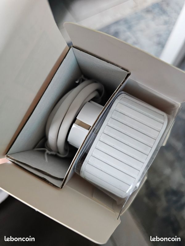 Répéteur WiFi 300 Mbps avec prise – Comme neuf (image 4)