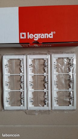 Lot de 7 Plaques LEGRAND SAGANE Silex Jean (Blanc Moucheté et Bleu Lot de 7 Plaques LEGRAND SAGANE Silex Jean (Blanc Moucheté et Bleu