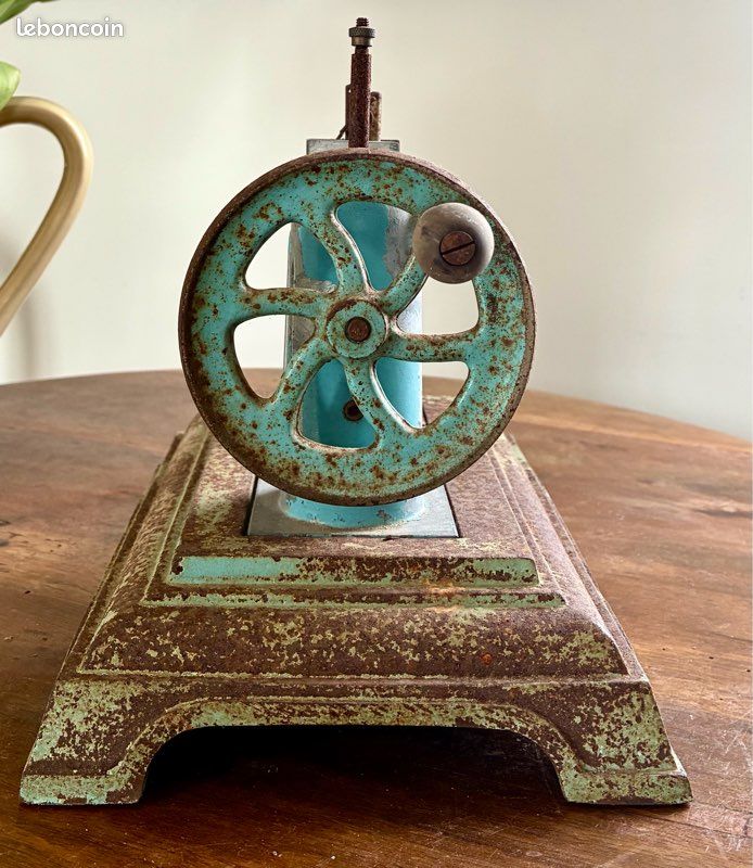 Petite machine à coudre Baby, jouet ancien en fonte - Collection