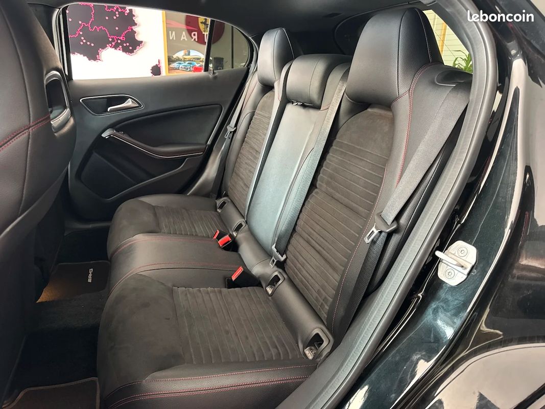 Mercedes GLA 220d 170ch 7G-DCT 4MATIC FASCINATION PACK AMG / Toit ouvrant (image 20)