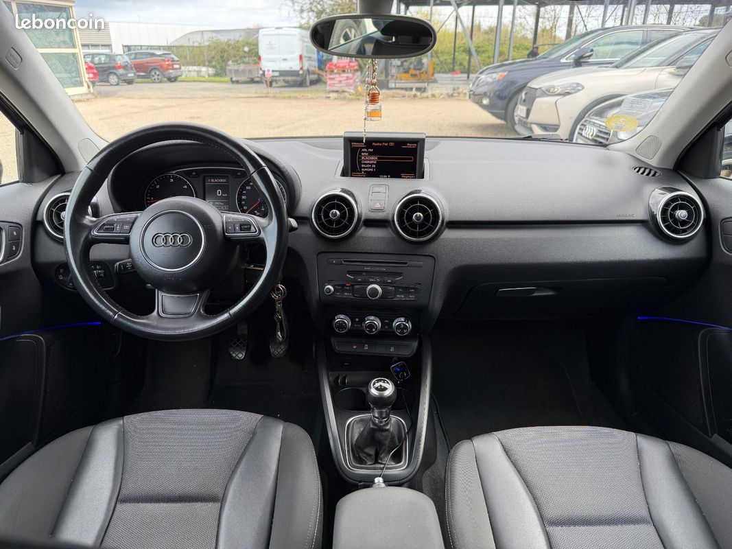 AUDI A1 SPORTBACK 1.6 TDI 105 Ambiente (image 12)