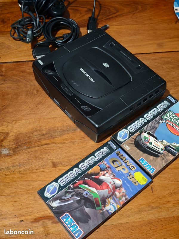 Sega Saturn modèle 2 complète + 2 manettes + Câblerie + 2 jeux (Sega Rally & Hang-On GP) (image 2)