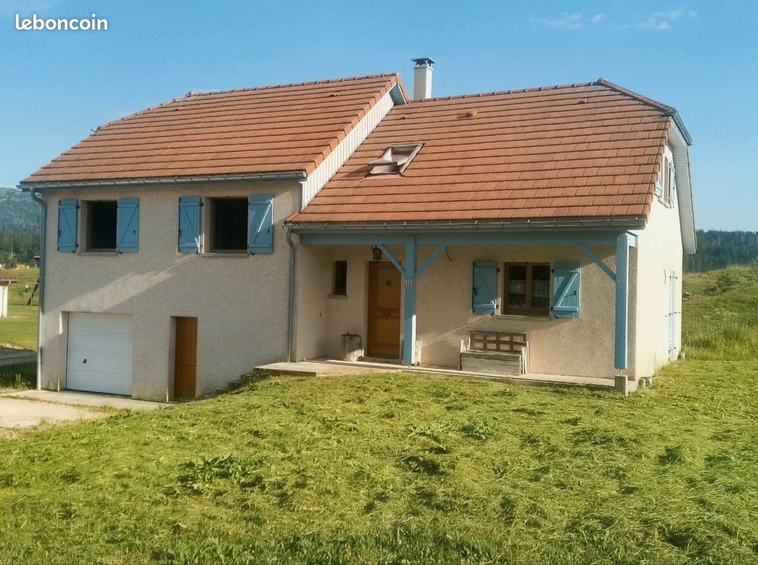 Maison 7 pièces 120 m² · à Lajoux · 120 m² · 355 000 €
