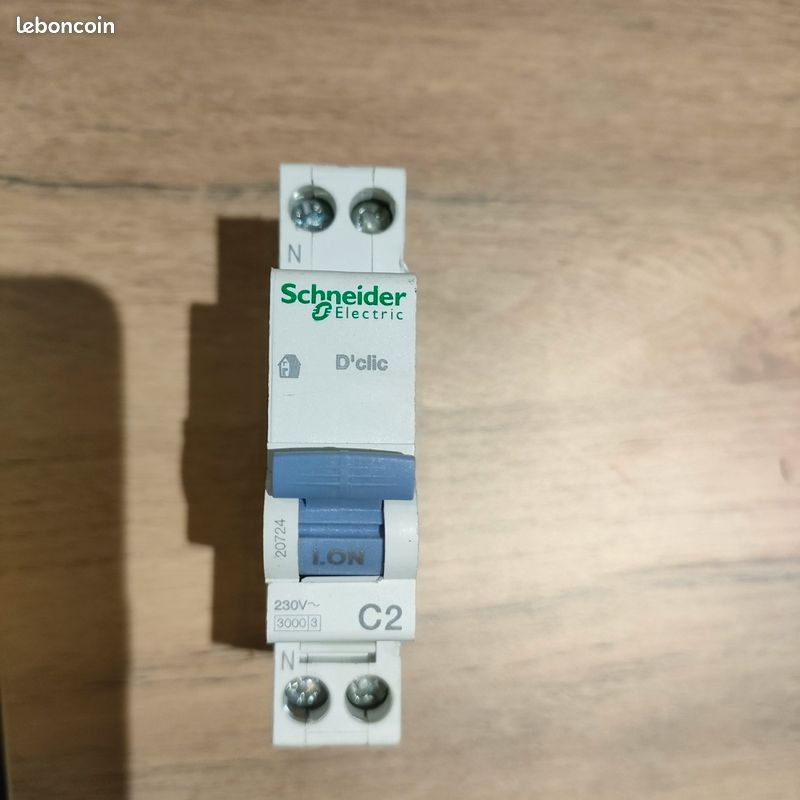 Disjoncteur Schneider C2 (image 1)