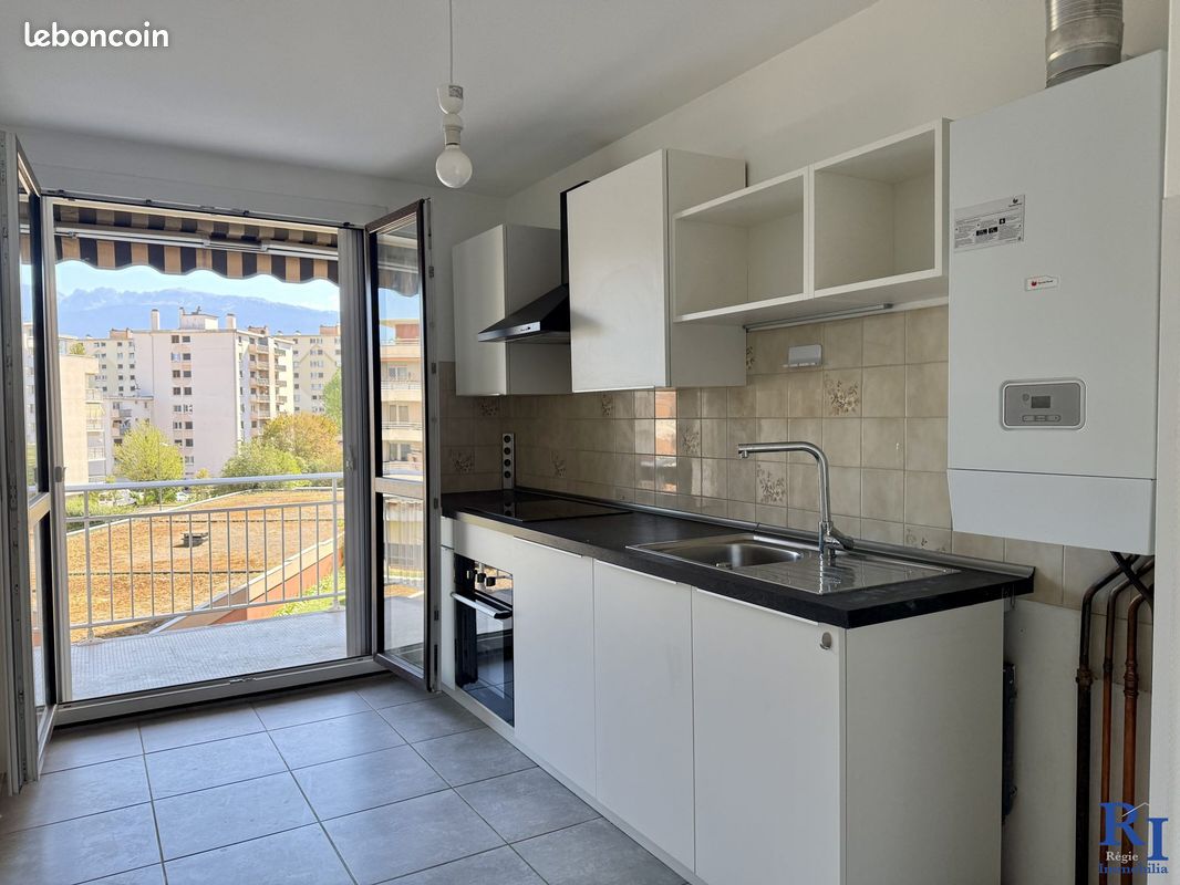 Appartement 3 pièces 70 m² · à Échirolles · 70 m² · 135 000 €