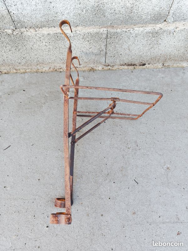 Ancien porte bagage repliable et adaptable pour très vieux vélo bicyclette (image 2)