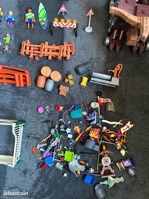 Lot Playmobil - Univers variés 🏰🚗🦁 (image 4)