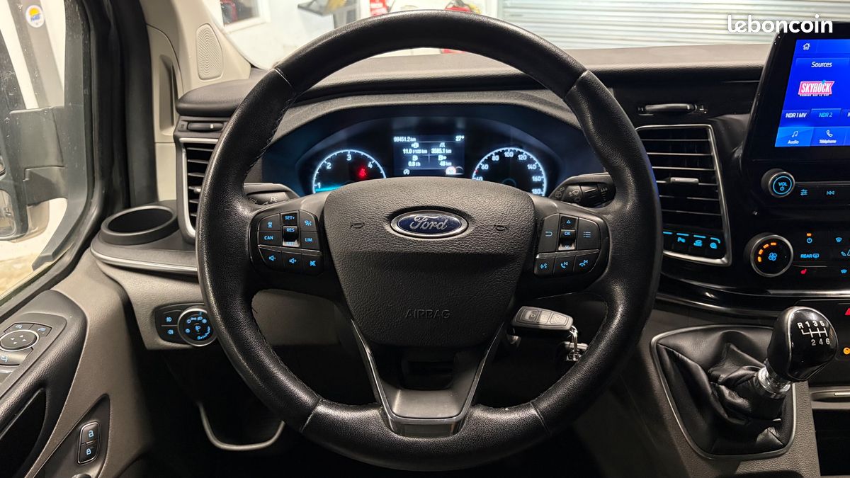 FORD TOURNEO CUSTOM COMBI 320 2.0 ECOBLUE 185 L1H1 COURT PC-TN SPORt (image 4)