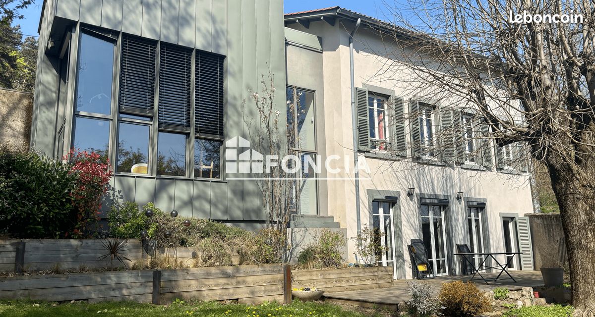 Maison 7 pièces 203 m² · à Sainte-Foy-lès-Lyon · 203 m² · 1 295 000 €