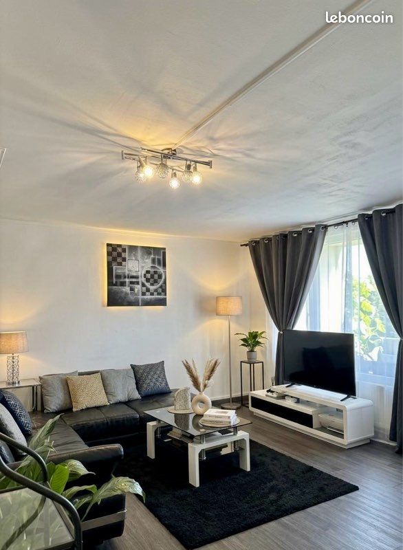 Appartement 5 pièces 103 m² · à Neuilly-sur-Marne · 103 m² · 240 000 €