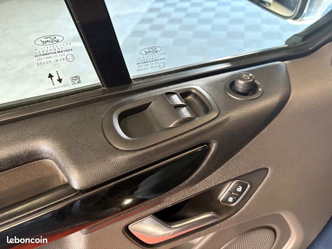 FORD TRANSIT CUSTOM FOURGON 300 2.0 TDCI 170ch L1H1 COURT 6 PL LIMITED BVA S&S / ATTELAGE - PORTES LATÉRALES - CARPLAY (image 26)