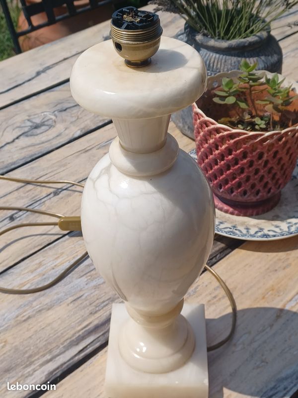 Pied de lampe marbre (image 2)