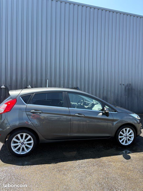 Ford Fiesta 1.0L ecoboost en l’état (image 2)