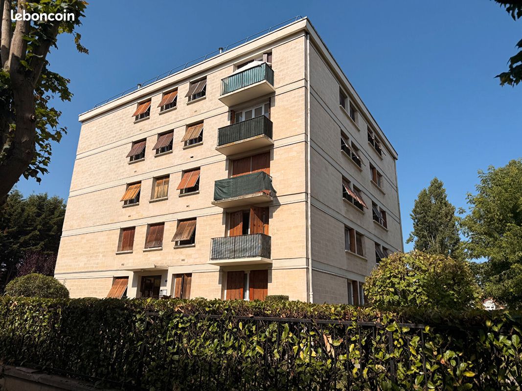 Appartement 3 pièces 58 m² · à Combs-la-Ville · 58 m² · 990 €