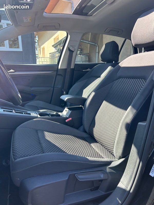 Volkswagen Golf 8 Active 2.0 tdi 150ch dsg7 ToitPano/Caméra/AffichageTêteHaute/GarantieVolkswagen2027 (image 7)
