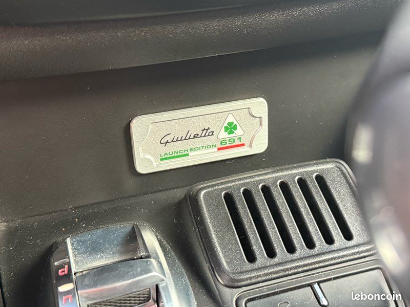 Alfa Romeo Giulietta QV Launch Edition (image 18)
