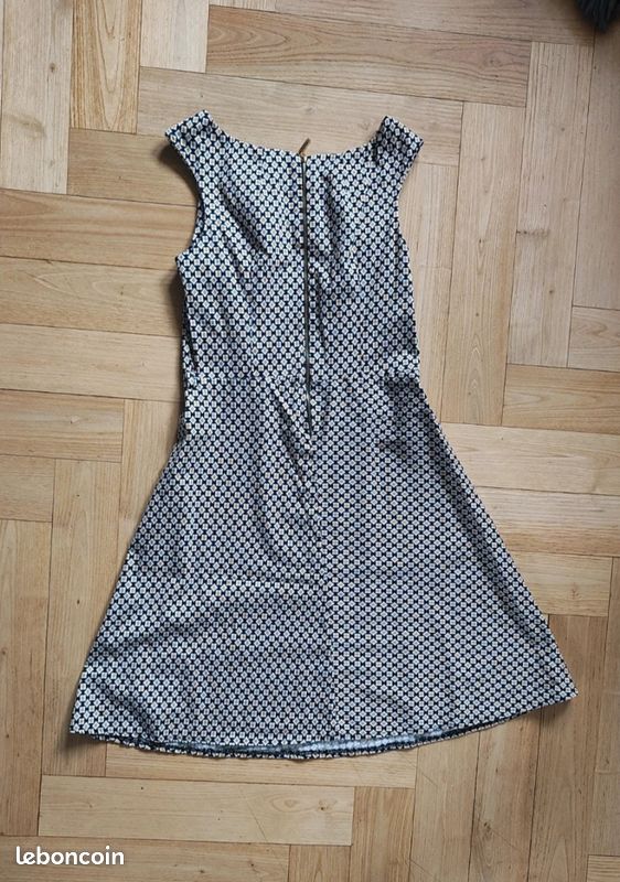 Robe Noire Et Blanche à Pois Rinascimento – Taille S – Satin – Mi-longue – Excellent état