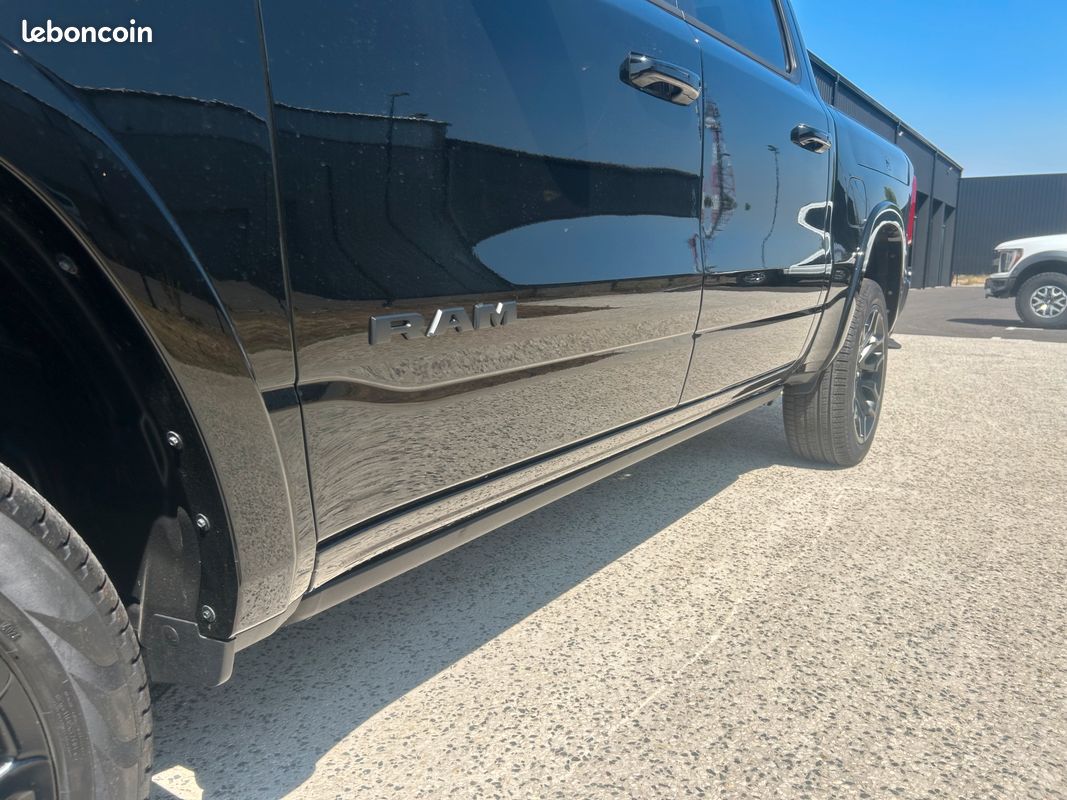 Dodge ram 1500 crew cab 5.7 v8 limited night edition 2026 / Eligible E85 (image 3)