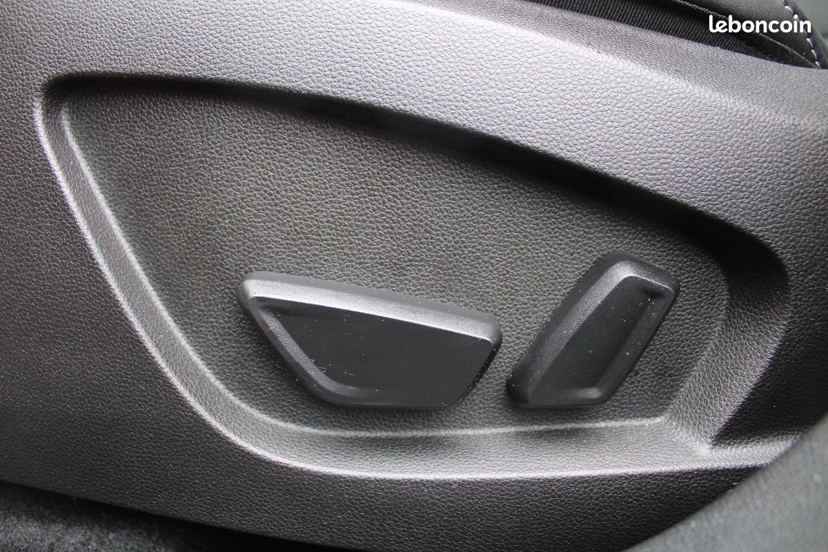 Renault CAPTUR 5 ESPRIT ALPINE 1L6 E-TECH FULL HYBRID 145 CV BOITE AUTO CAMÉRA 360 CUIR JANTES 19 (image 9)